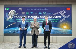 China to select, train two Pakistani astronauts for future space missions
