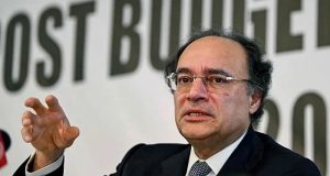 Finance Minister Aurangzeb assures business community of stability amid US tariff concerns