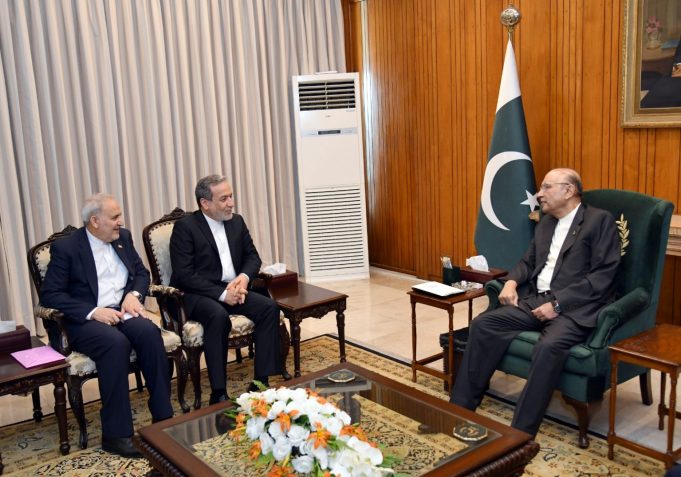 Iranian FM Araghchi visits Pakistan, backs diplomacy amid regional tensions