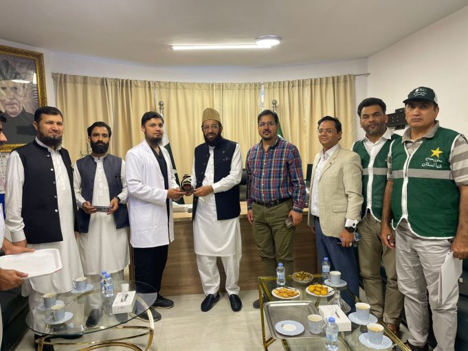 Sardar Yousaf visits Pakistan Hajj Mission in Madinah, reviews pilgrim services
