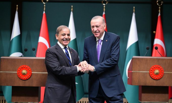 Erdogan praises Pakistan’s dialogue-first approach, reaffirms enduring ties