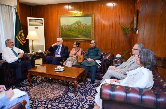 Former Foreign Secretaries met with Deputy Prime Minister and Foreign Minister Senator Mohammad Ishaq Dar to discuss recent regional developments and exchange views on emerging geopolitical dynamics.