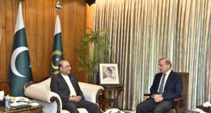 Prime Minister Muhammad Shehbaz Sharif briefs President Asif Ali Zardari on the decision to promote General Syed Asim Munir to the rank of Field Marshal during a high-level meeting at the President House.