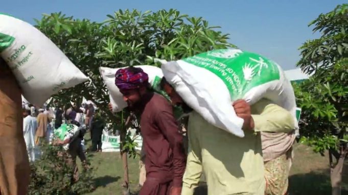 KSrelief distributes 30,000 food packages across Pakistan, benefiting over 200,000 people