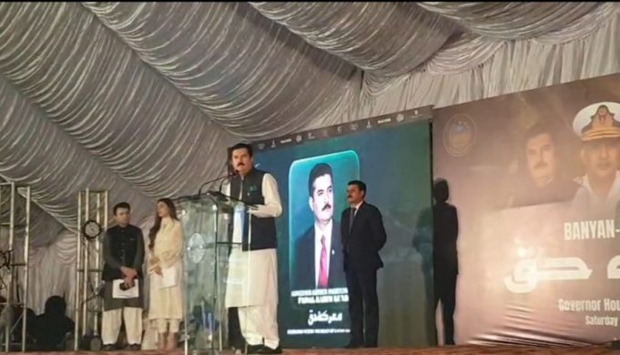 KP governor honours leading journalists for responsible coverage during Pakistan-India conflict