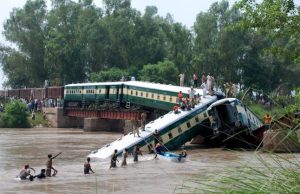 Railway bridge collapse prompts suspension of officials as Pakistan Railways pushes forward with reforms