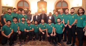 President Zardari urges cricketers to focus on game, not politics, during Bangladesh team reception