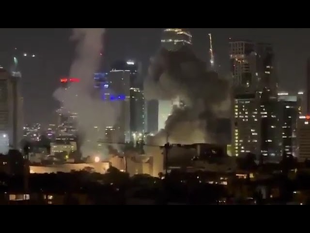 Night of chaos: Explosions rock Tel Aviv skyline amid Iranian missile offensive