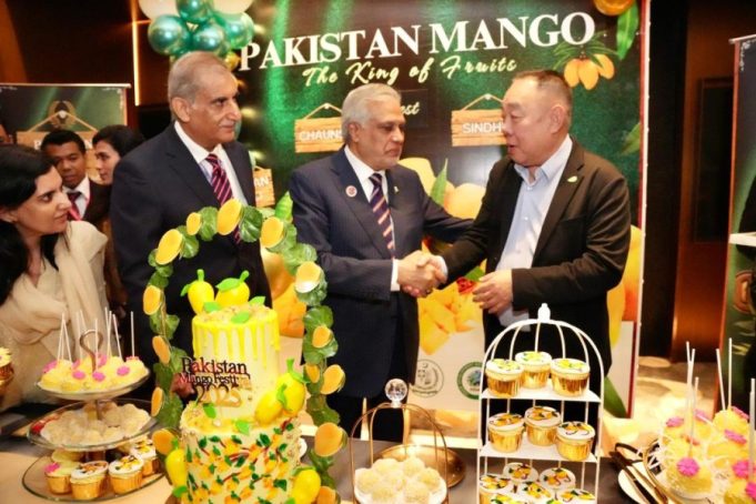 Ishaq Dar inaugurates Pakistan Mango Festival in Kuala Lumpur to boost agri-trade, cultural diplomacy
