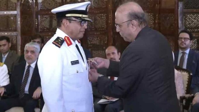 President Zardari confers Nishan-i-Imtiaz (Military) on Saudi naval chief for strengthening defence ties