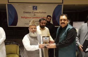 Senior Journalist Hanif Qamar engages Lahore’s religious scholars on countering extremism, promoting peace