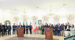 Pakistan, Iran vow to boost trade to $10 bln as leaders sign 12 landmark agreements