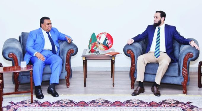 Pakistan, Bangladesh vow to deepen ties through political, cultural & media cooperation