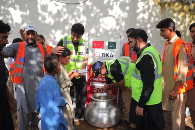 TIKA distributes 15,000 hot meals to flood victims in Khyber Pakhtunkhwa