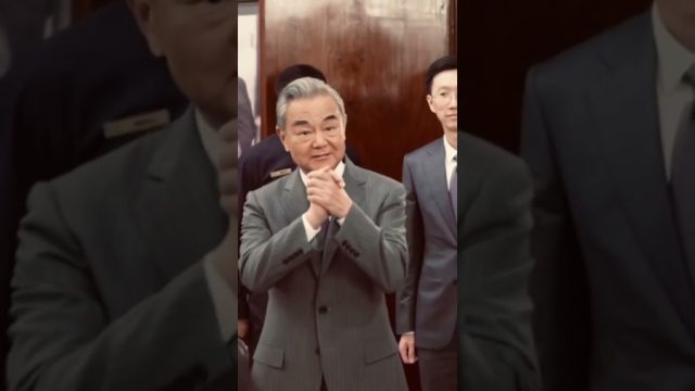 President Asif Ali Zardari meets Chinese Foreign Minister Wang Yi at Aiwan-e-Sadr; PPP Chairman Bilawal Bhutto Zardari also present
