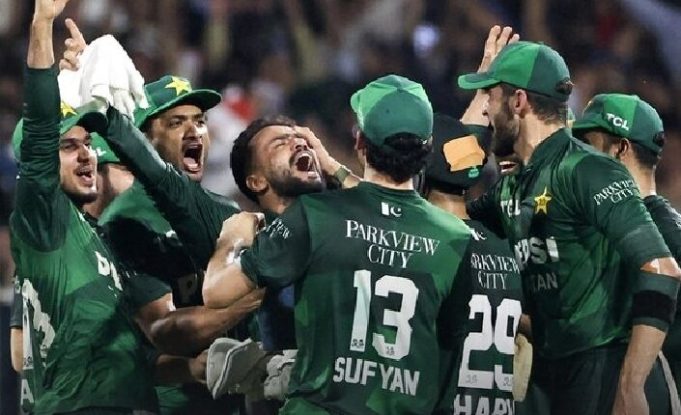 Pakistan crushes Afghanistan to clinch Tri-Series title in Sharjah