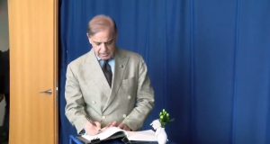 PM Shehbaz meets UN Chief Guterres on UNGA sidelines, highlights Kashmir, climate finance & Gaza crisis