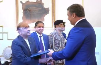 EU Envoy Karoblis presents credentials to President Zardari, marks new chapter in Pakistan–EU relations