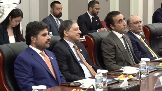 President Zardari, accompanied by First Lady Aseefa and Bilawal, witnesses MoU with Shanghai Electric for Thar’s first coal gasification and fertiliser project