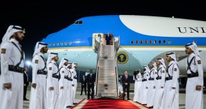 President Donald J. Trump meets Qatar’s Emir & Prime Minister aboard Air Force One during refueling stop at Al Udeid Air Base en route to Asia 🇺🇸🇶🇦
