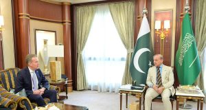 Prime Minister Shehbaz Sharif meets WEF President Børge Brende in Riyadh on sidelines of Future Investment Initiative