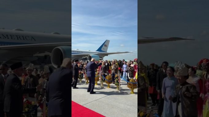 President Donald Trump joins traditional dance during arrival ceremony in Malaysia πΊπΈπ²πΎ