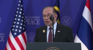 Malaysian PM Anwar Ibrahim praises U.S. President for mediating Cambodia-Thailand peace deal