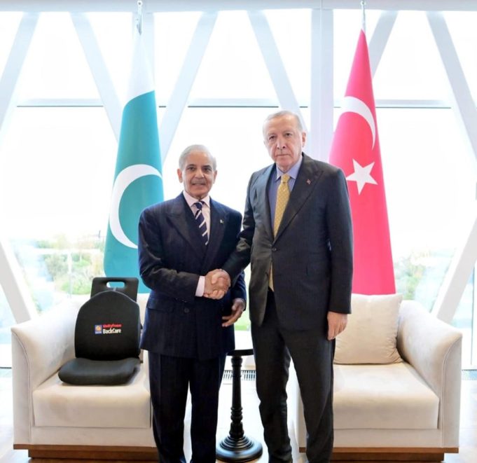 Shehbaz, Erdoğan vow to deepen strategic ties as Pakistan, Türkiye reaffirm shared vision for regional peace