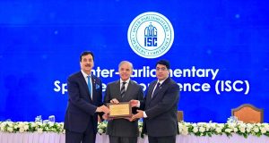 Chairman Senate Syed Yusuf Raza Gilani, Founding Chairman of the Inter-Parliamentary Speakers’ Conference, presents a commemorative shield to Prime Minister Muhammad Shehbaz Sharif.