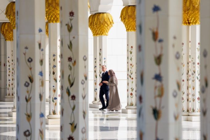 Canadian PM Mark Carney visits Sheikh Zayed Grand Mosque, hails it as a landmark of worship and spiritual solace