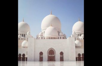 Canadian Prime Minister Mark Carney visits Sheikh Zayed Grand Mosque, calling it a symbol of peace and harmony