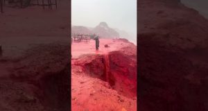 Heavy rainfall transforms Sahel Sorkh (Red Beach) on Iran’s Hormoz Island into a striking natural spectacle, as iron oxide–rich soil—dominated by the mineral hematite—intensifies the shoreline’s vivid red hue.