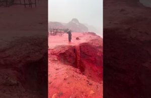Heavy rainfall transforms Sahel Sorkh (Red Beach) on Iran’s Hormoz Island into a striking natural spectacle, as iron oxide–rich soil—dominated by the mineral hematite—intensifies the shoreline’s vivid red hue.