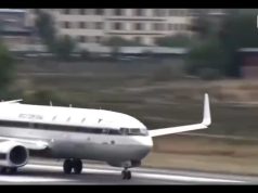 King and Queen of Thailand personally pilot Boeing 737 during takeoff from Bhutan