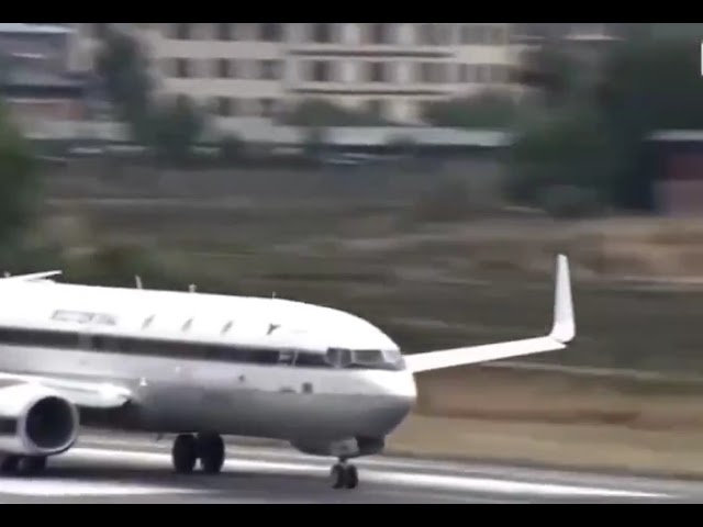 King and Queen of Thailand personally pilot Boeing 737 during takeoff from Bhutan
