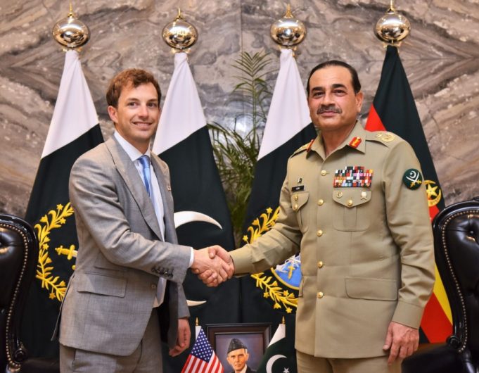 Global fintech firm signals investment interest in Pakistan during meeting with army chief