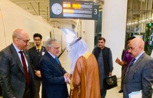 Ishaq Dar arrives in Jeddah to attend OIC Extraordinary Meeting, inaugurate new Pakistan Consulate Chancery