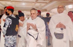 Ishaq Dar performs Umrah after OIC meeting, prays for Pakistan, unity of Muslim Ummah