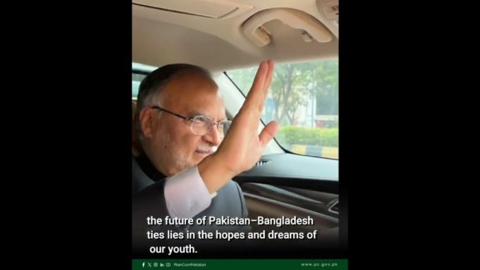 Bangladeshi youth’s warm gesture signals new momentum in Pakistan–Bangladesh ties