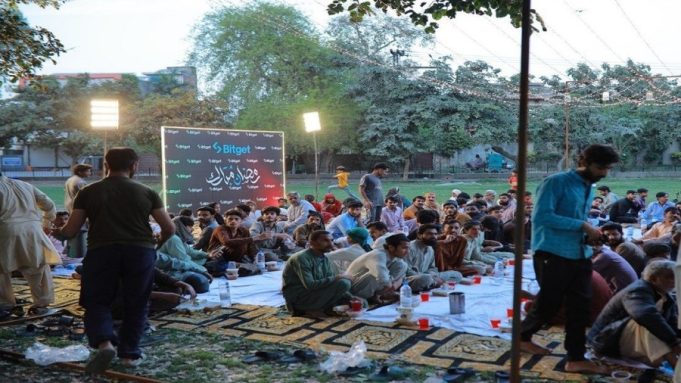 Bitget distributes 600+ Iftar meals in Ramadan drive, expands community outreach in Lahore, Islamabad