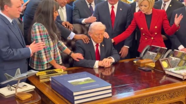 Trump receives prayer in Oval Office as faith leaders gather at White House