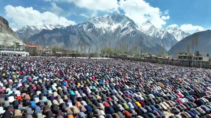 Worshippers in Skardu protest ‘US, Israeli aggression’ during Friday prayers