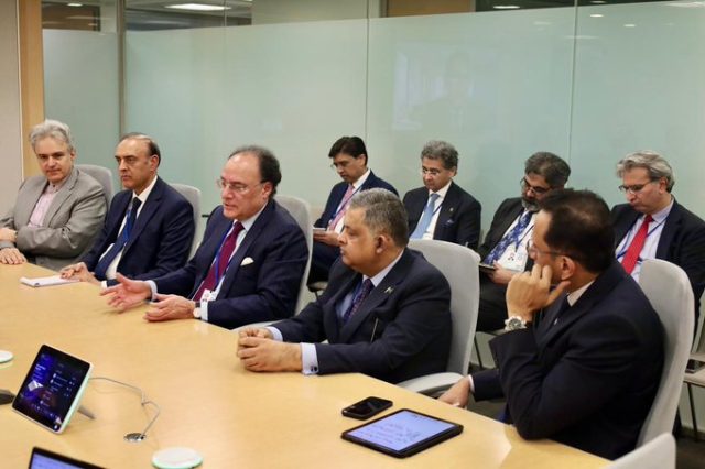 Pakistan, IMF discuss reform momentum, economic outlook at Spring Meetings