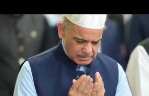 Prime Minister Shehbaz visits Prophet’s Mosque, departs for Qatar after Saudi trip