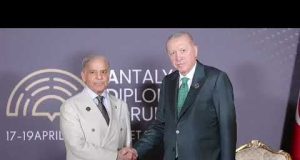 PM Shehbaz, President Erdoğan reaffirm strategic partnership, discuss regional peace at Antalya Forum