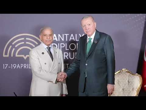 PM Shehbaz, President Erdoğan reaffirm strategic partnership, discuss regional peace at Antalya Forum