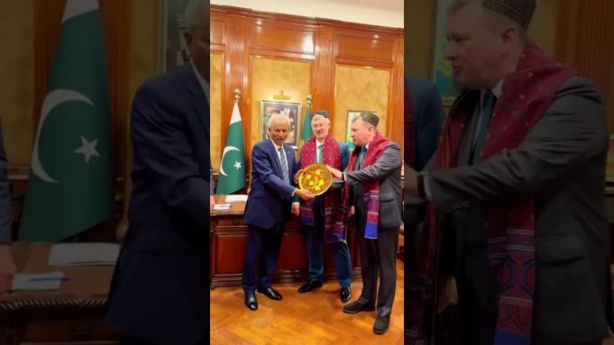 Russian Ambassador meets Sindh Governor to discuss cooperation