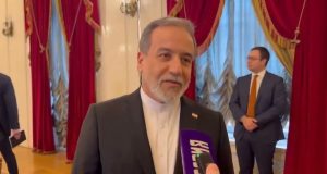 Iran says weighing negotiations as Araghchi underscores strategic ties with Russia ahead of Putin meeting