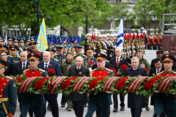 Uzbek President attends Victory Day events in Moscow