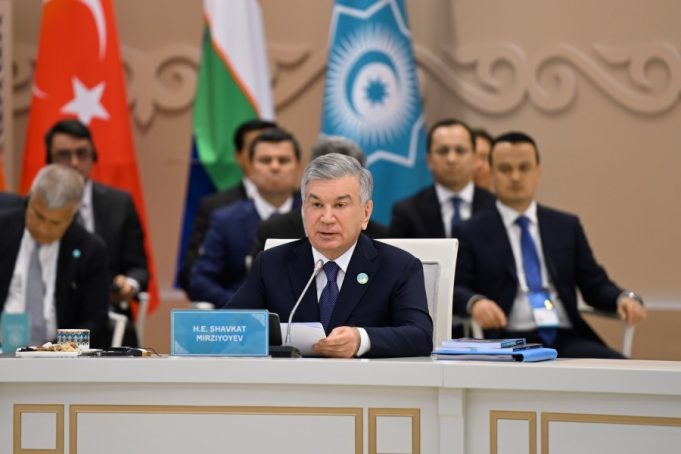Uzbek President Mirziyoyev calls for greater Turkic unity, AI cooperation at OTS informal summit